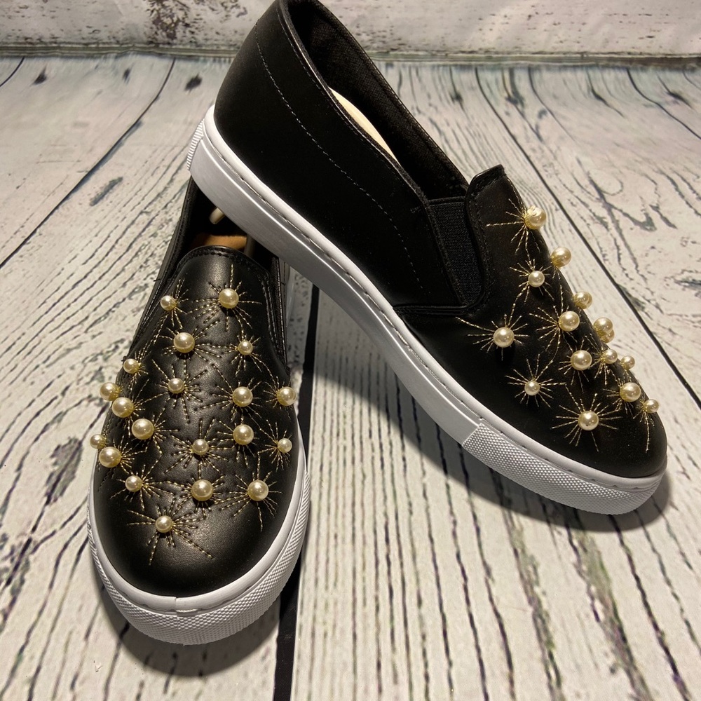 NEW Qupid Moira Fashion Sneaker with Pearls